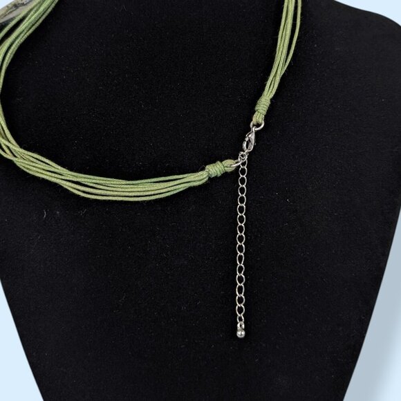 (2/$20) Green Acrylic Pendant Necklace - Picture 3 of 6